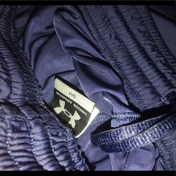 Navy under armour shorts - Picture 2 of 2